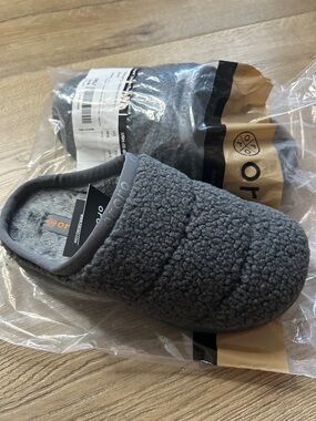 Ororo Women’s Gray Cozy Sherpa Slide Slippers with Hard Bottom
